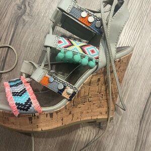 Madden girl Steve Madden Colorful Embroidered Wedge Sandals indie size 7.5